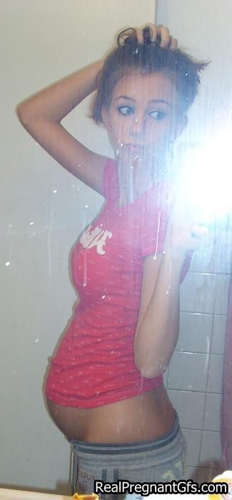 Pregnant Teen Nude Selfie