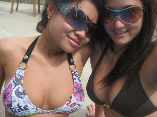 Pics of Indian NRI bikini girls on beach Official website: www.desileones.info