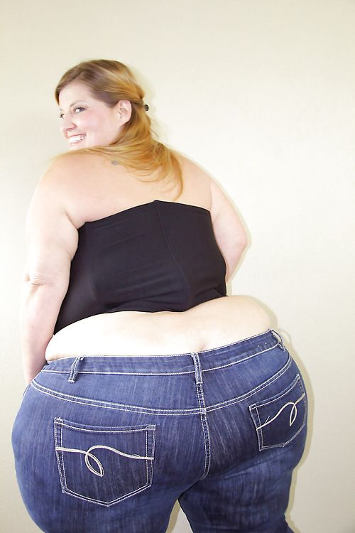 BBW Wearing a Jeans showing her ass