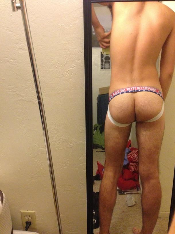 First time posting does anyone like a furry ass