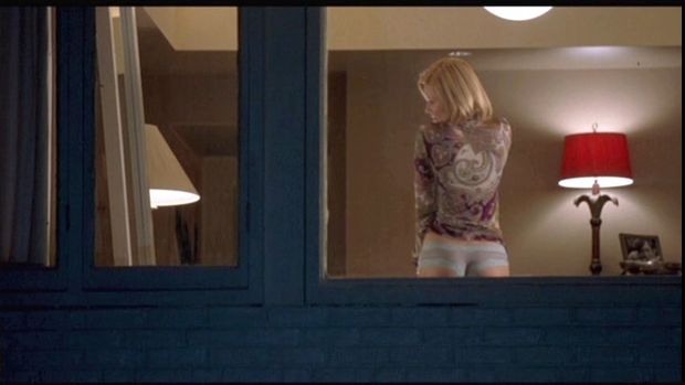 Elizabeth Banks in her panties