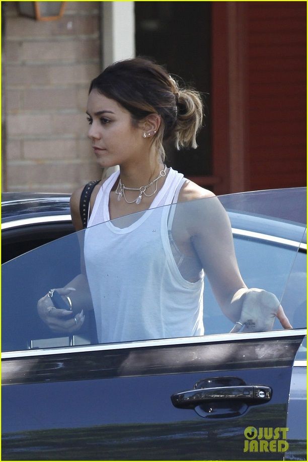 vanessa hudgens los feliz candid