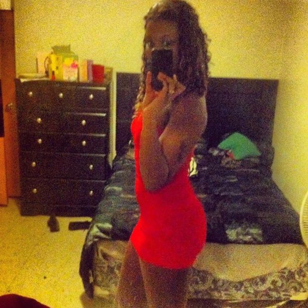 Sexy Ebony Babe Kiki Wearing Short Red Dress Takes Selfy