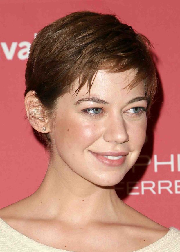 Analeigh Tipton - pixie haircut