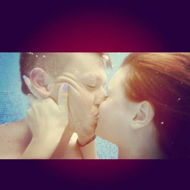 Kiss under water