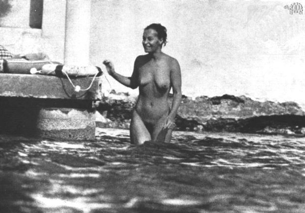 Schneider naked romy Romy Schneider