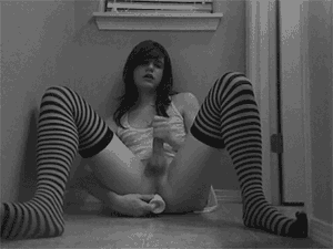 Dark haired dildo masturbate sissy