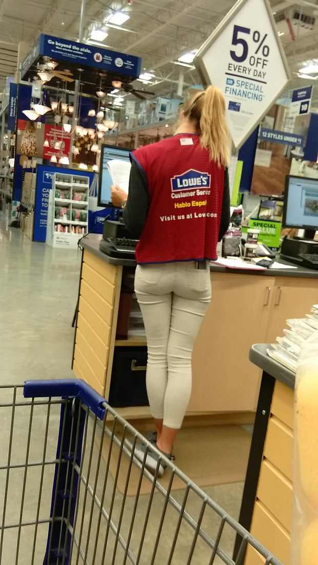 Sexy lowes babe