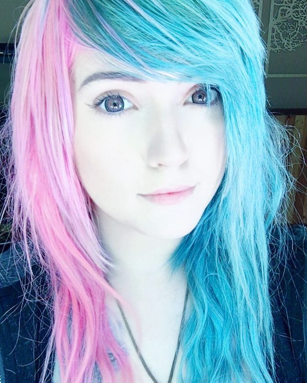 Leda Muir with pink and blue hair