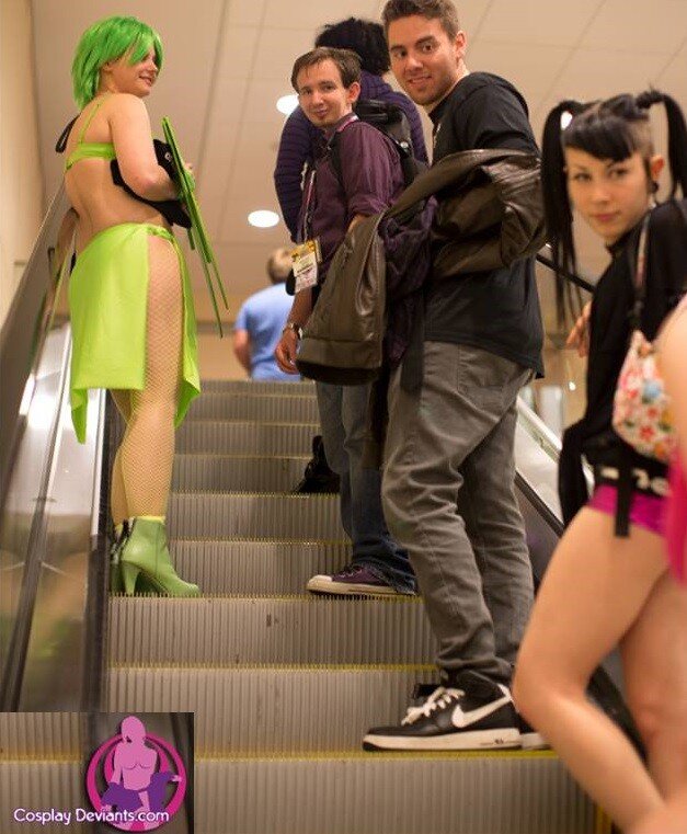 Cosplay creepshot  