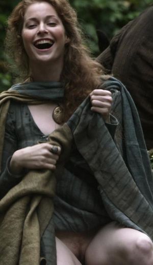 Esme Bianco Pics 