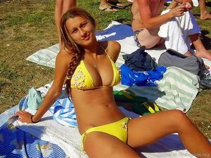 صور - Bikini Babes - Relevance 