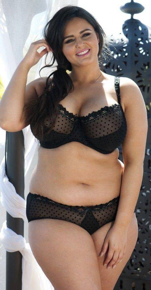 Chubby lingerie babe