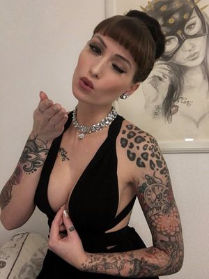 Wildcat ink sarai nackt