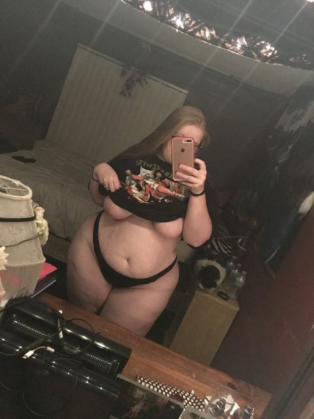 bbw selfie