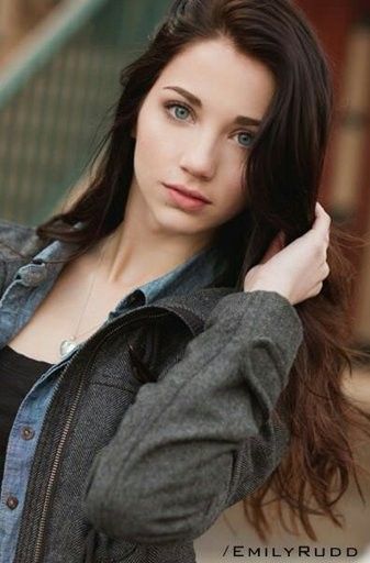 Emily Rudd Aircons