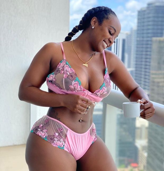 Amara La Negra in her bra and panties