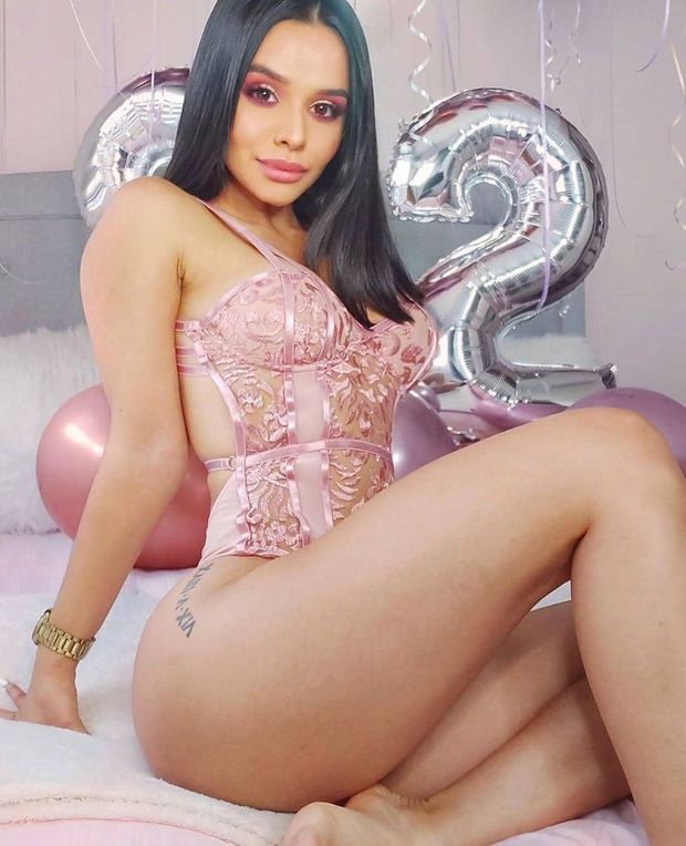 Pure Hot Pinay Lbfm From Batangas In Sexy Pink Lingerie With Great Sexy Legs