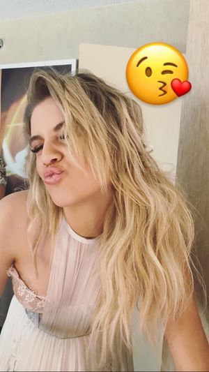 Kelsea Ballerini Pics