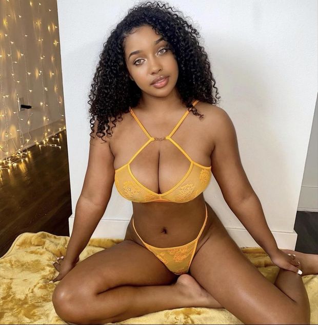 Corie Rayvon looking cute in her yellow bra & panties