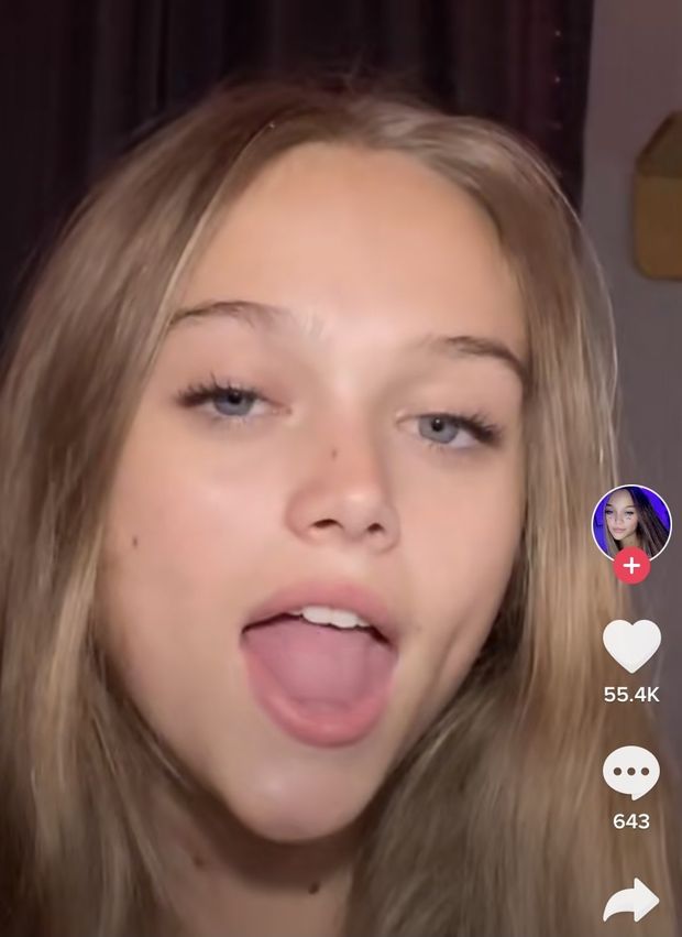 Pretty babe open mouth