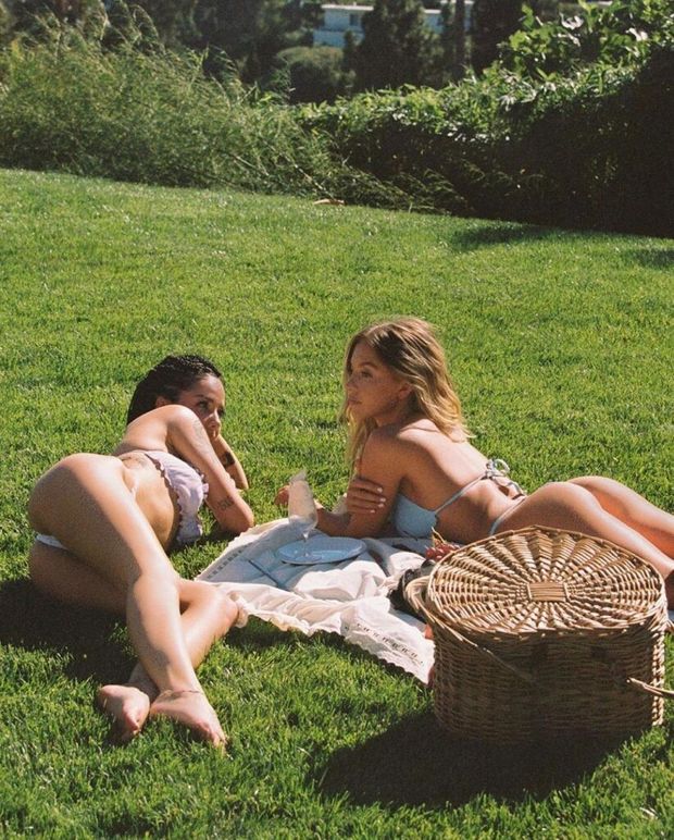 sydney sweeney and halsey in sexy bikinis at a picnic