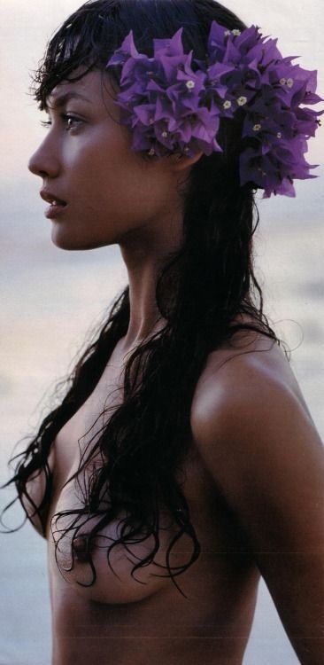 gorgeous island babe Olga Kurylenko