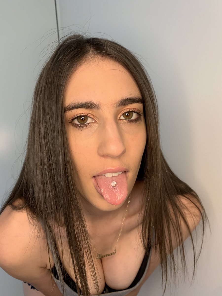 Tonguing Cock