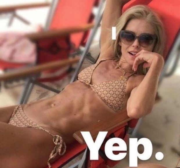 Kelly ripa peek a boo