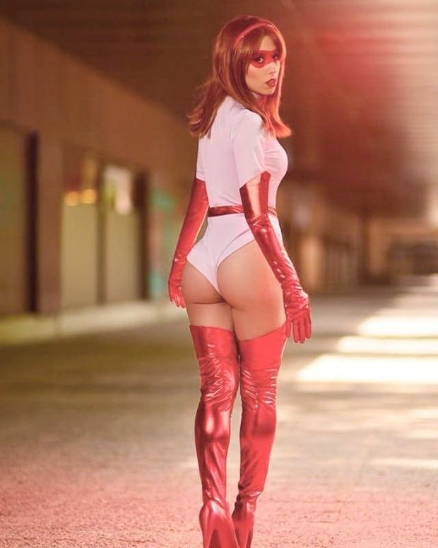 Elastigirl cosplay with hot ass