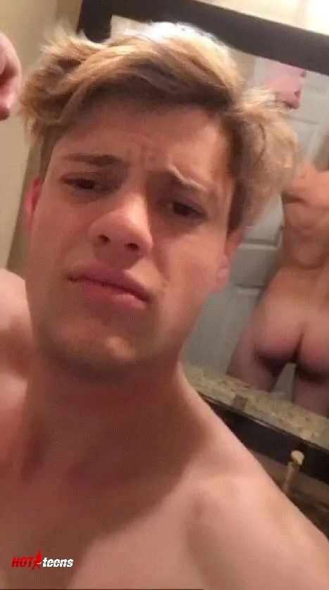 Jace Norman nude ass in the mirror self shot