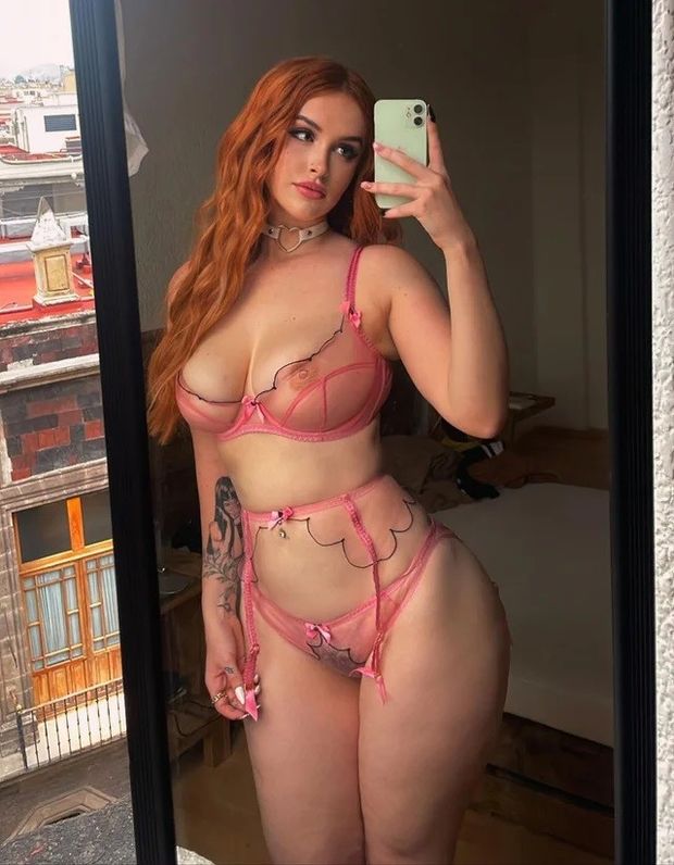 Redheads Lingerie Selfie