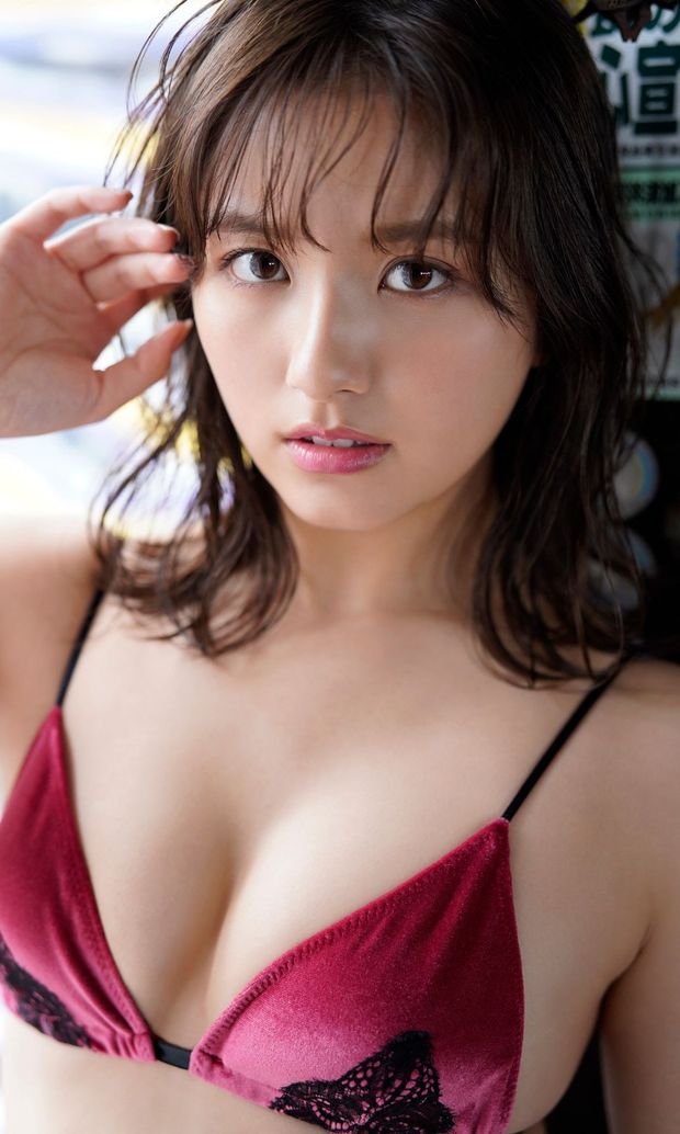 Do you like me in red? (Nana Owada 大和田南那)