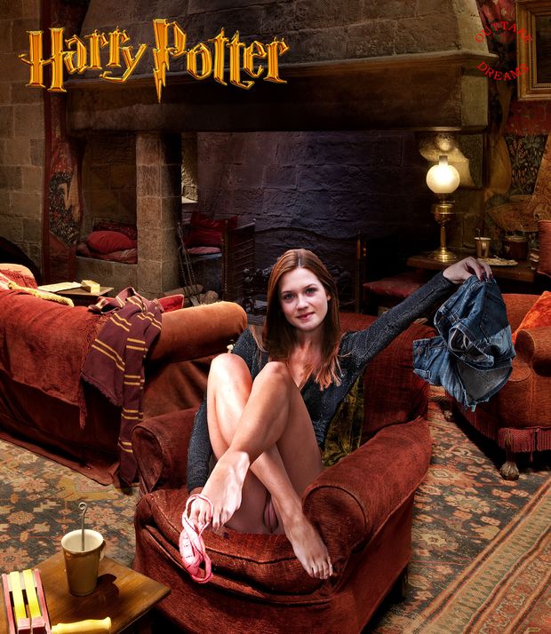 Ginny strips in the Gryffindor Common room.