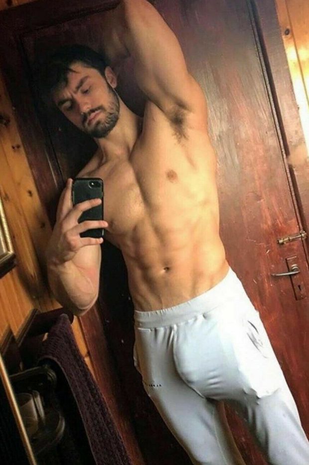 Shirtless Muscular Bearded Athletic Body Hunk Beefcake