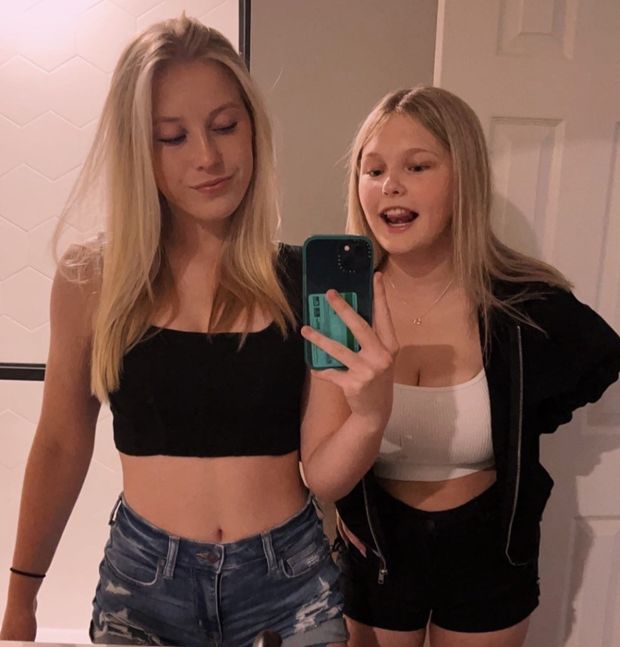 Alexa vsco & friend showing cleavage in bathroom selfie