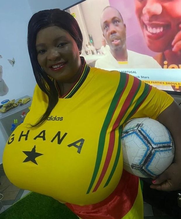 Busty Ghanaian chick wearing a Ghana jersey