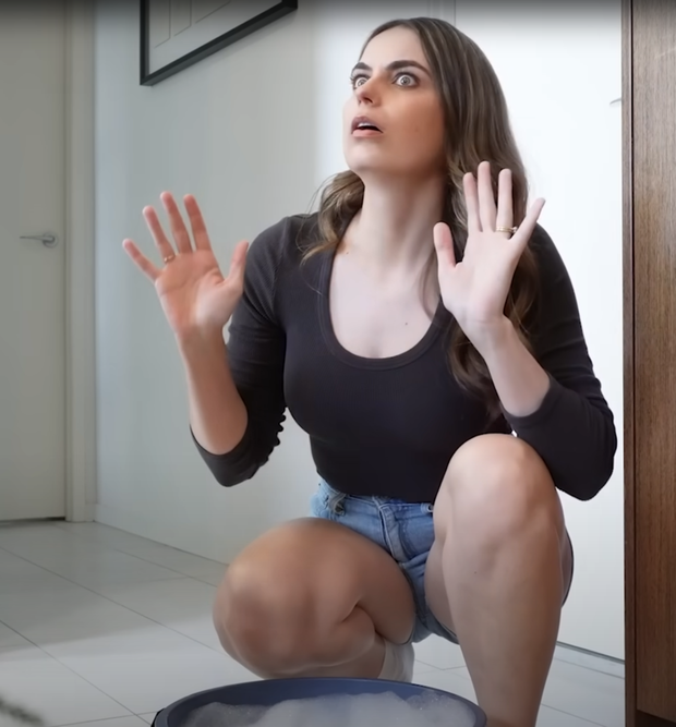 Kate Martineau (YouTuber) - Kneeling Down