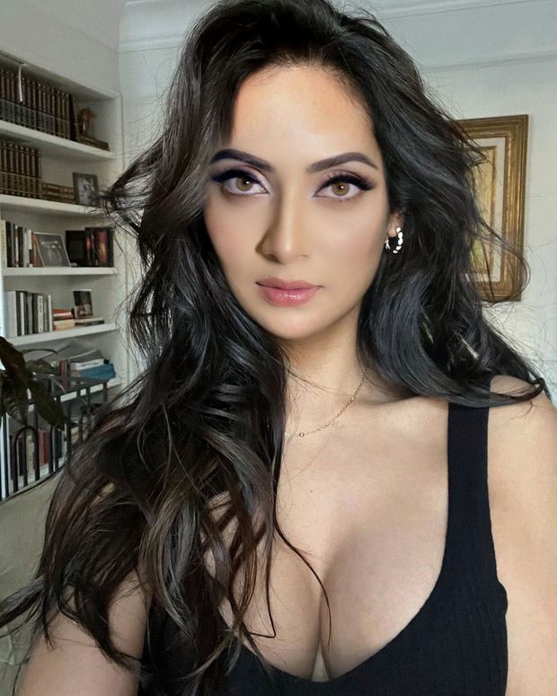 Bidya Sinha Mim boobs