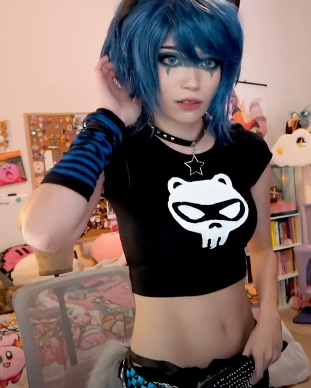 Emiru (Streamer) - Snuffy Raccoon Cosplay