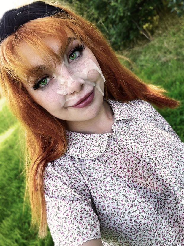 Sexy redhead facial